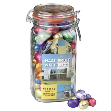 Grote weckpot met paaseitjes